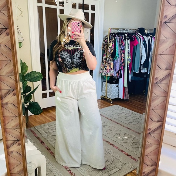 Urban Outfitters Pants - NEW Urban Outfitters Wide Leg Flowy Boho Pant